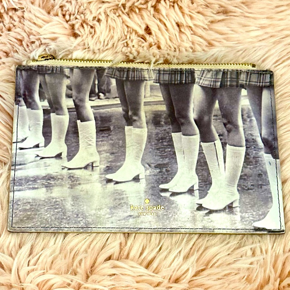 Kate Spade ♠️ Medium Cosmetic case/Pouch “Kick up your heels” Off white/Gray GUC